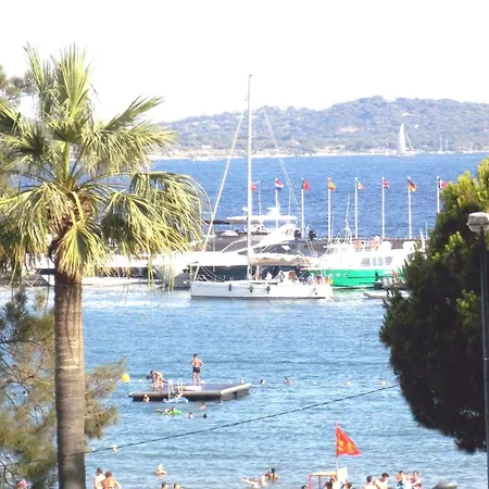 Vue Centre Avec Garage *